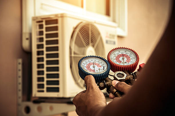 Professional Hvac technician working in Connell, WA